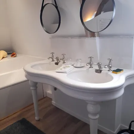 ベッド・アンド・ブレックファスト D'hotes Dans Un Moulin Du 16eme Neuille-Pont-Pierre